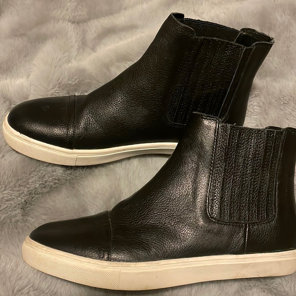 STEVE MADDEN**Leather Ankle Boots**-Like New!!!